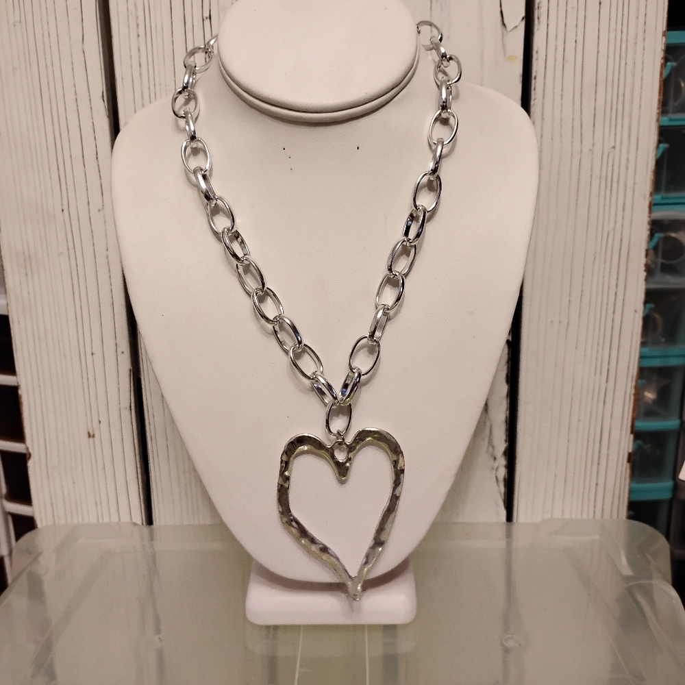 MACY DEPARTMENT STORE NECKLACE